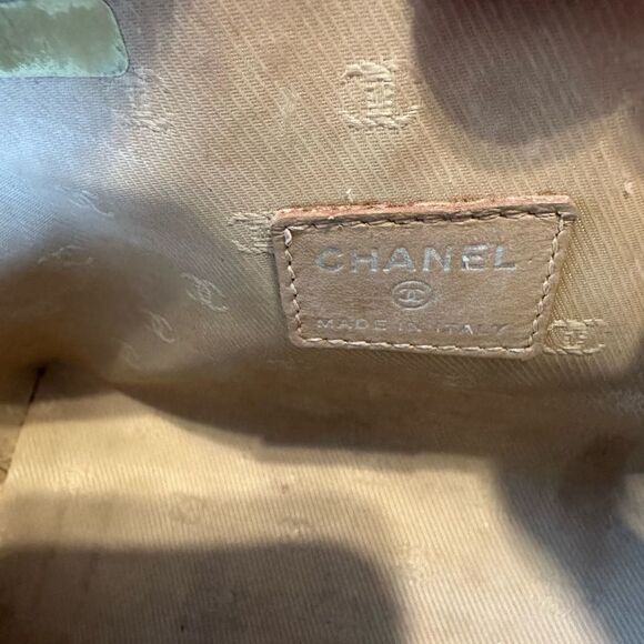 Gucci leather silver pouch - Picture 15 of 16